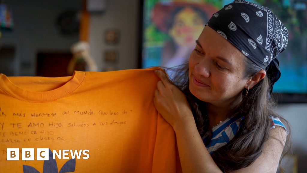 Dirty laundry and chocolate bars: How Venezuelan prisoners smuggled messages out of jail