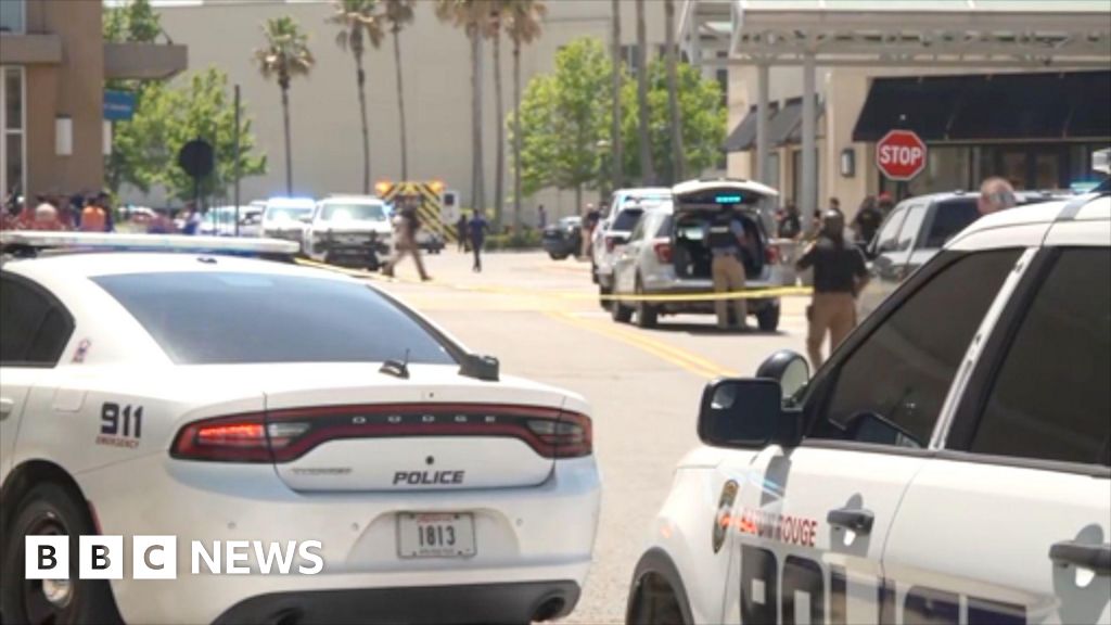 One person killed and 5 hurt in Louisiana shopping centre shooting