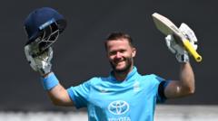 England seal series with record Lord's ODI total