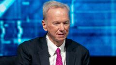 Former Google CEO Eric Schmidt booed by graduates at mention of AI