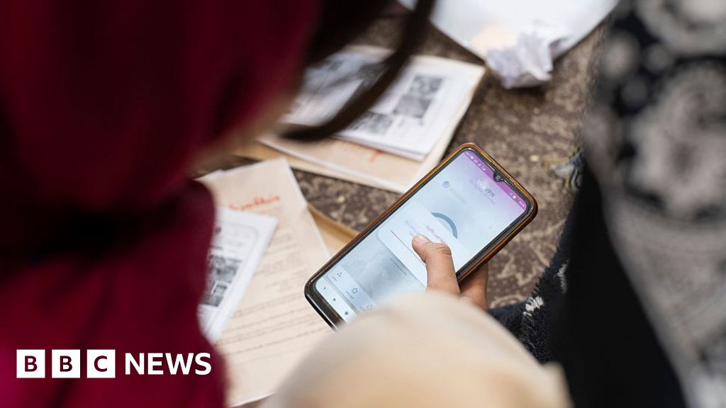 How Iranians are evading internet blocks to contact family abroad