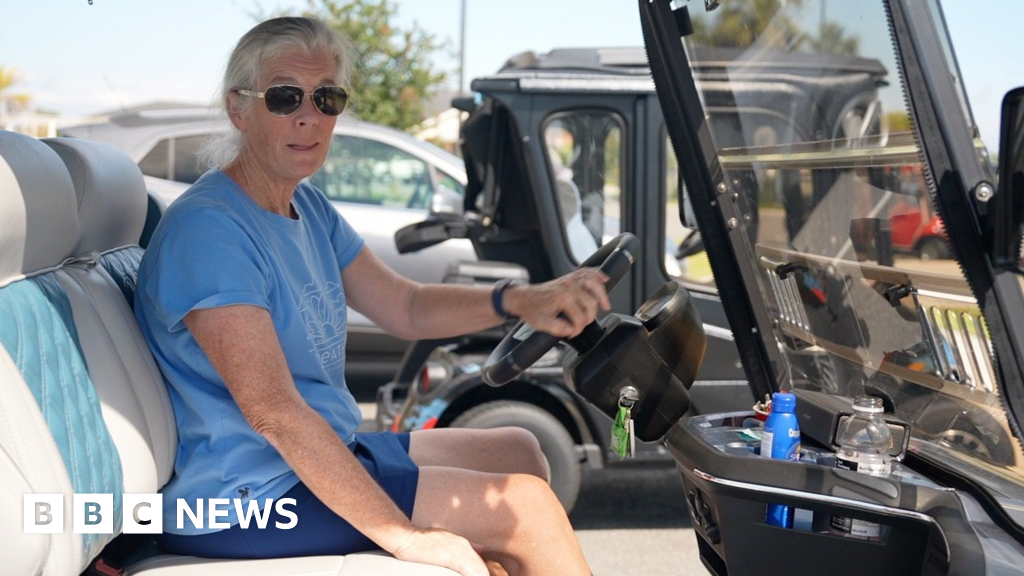 From pickleball to protests: How a Trump visit is stirring up a Florida retirement community