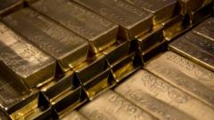 Ex-CIA official accused of stashing $40m in gold bars is 'master manipulator', prosecutors say