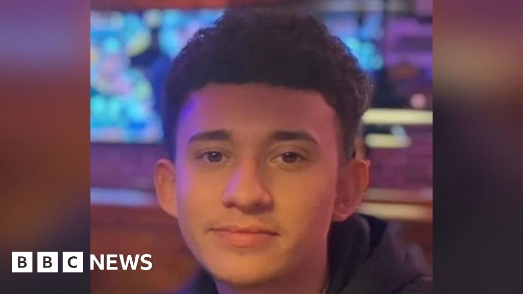 Footage shows US citizen shot by ICE agent in Texas traffic stop