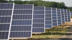 Plan for solar panels in field draws criticism