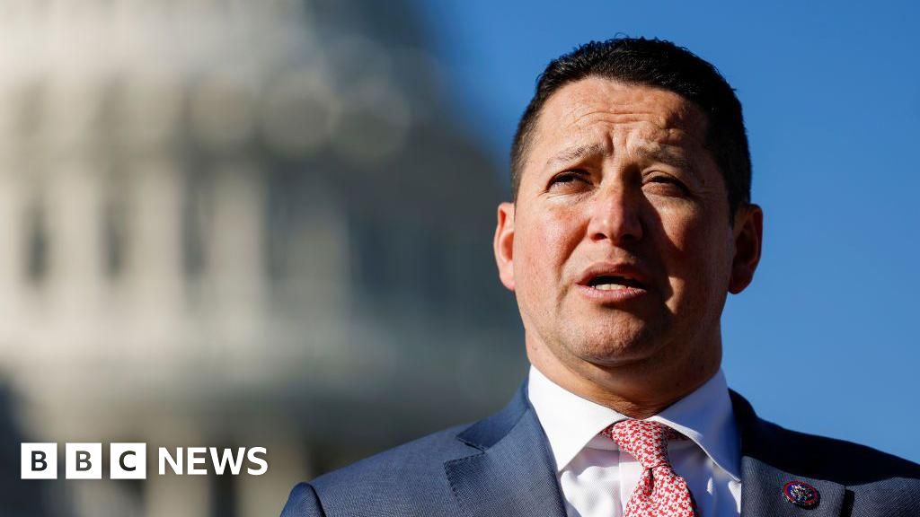 Texas lawmaker urged to resign over alleged affair with staffer