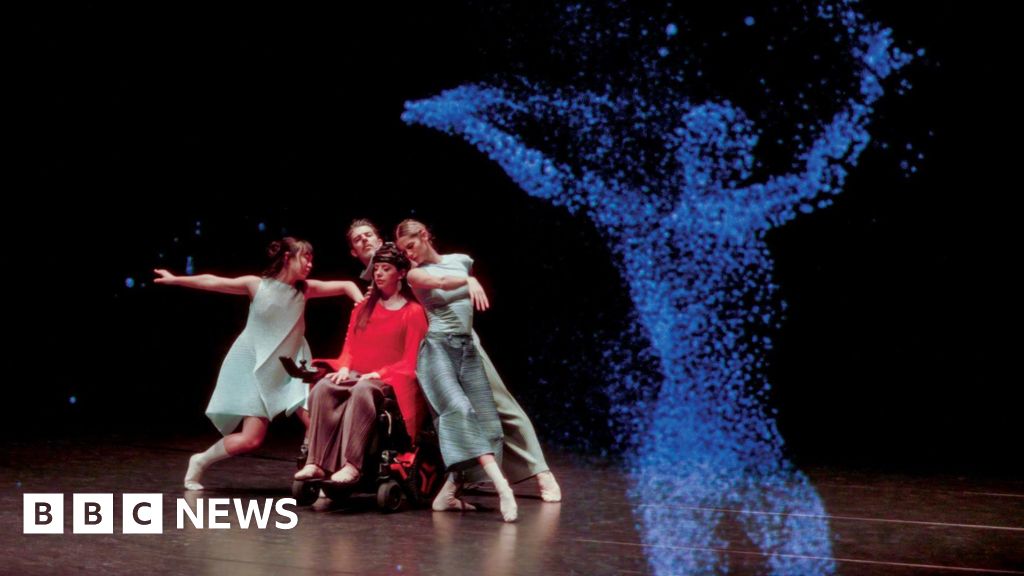 Dancer with MND performs on stage again through digital avatar