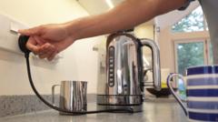 VAT to be cut from household electricity bills in October