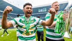 Oxlade-Chamberlain signs new one-year Celtic deal