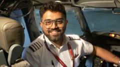 Who is the 'hero' Indian pilot who was stabbed on Israel-bound flight?