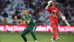 Notts squeeze past Lancs to stay top - T20 Blast round-up