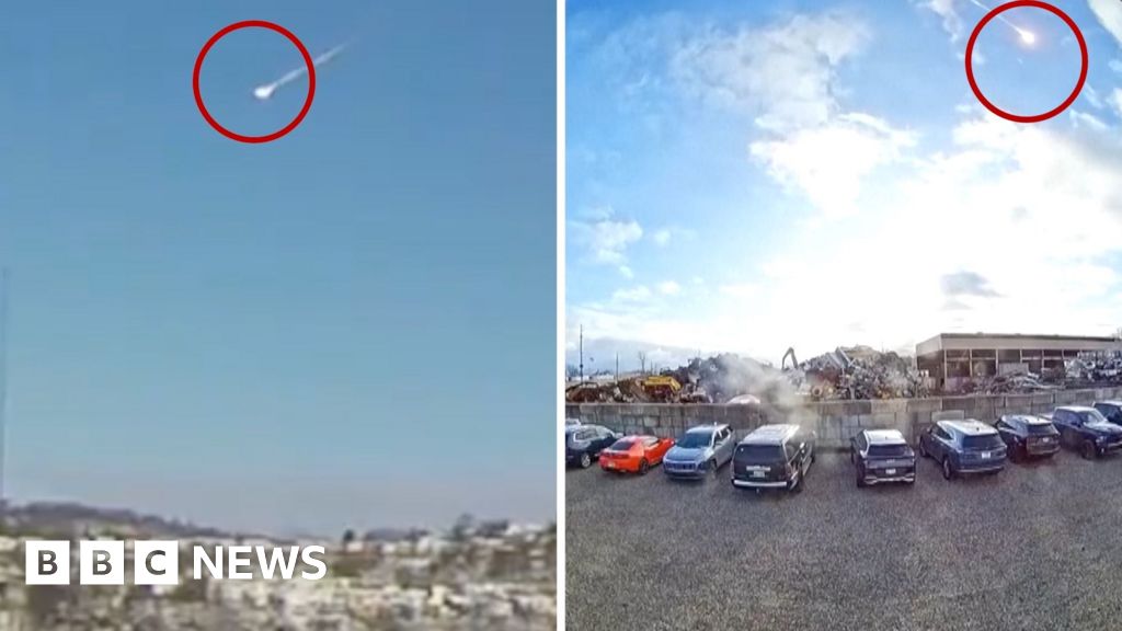 Moment suspected meteor is spotted over Ohio and Pennsylvania