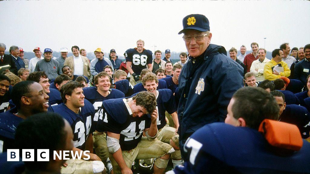 Legendary Notre Dame college football coach Lou Holtz dies at 89