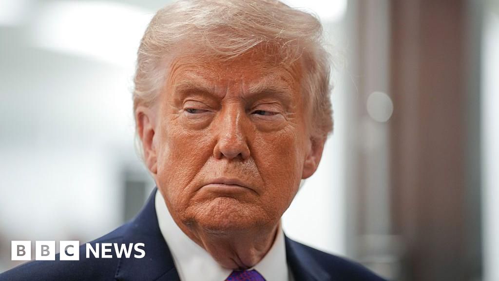 Trump accused of showing classified map to passengers on private flight