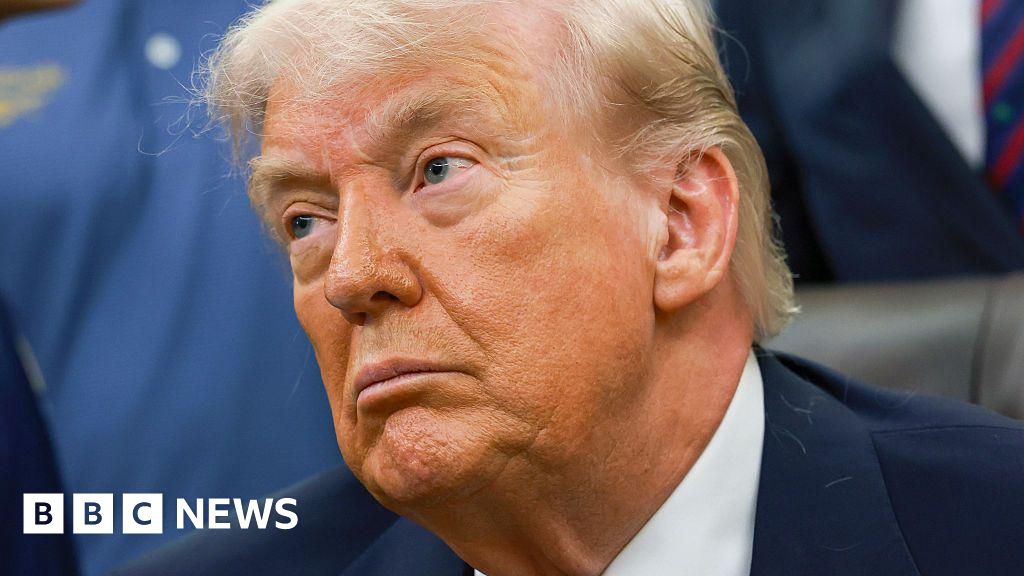 US aviation worker accused of  using work computer to threaten Trump