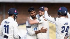Bears beat Essex to go top of Division One